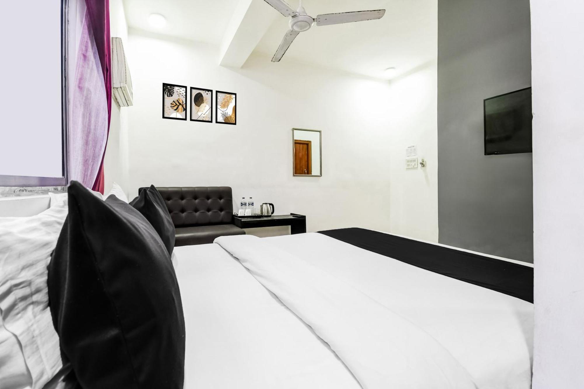 OYO Flagship 74641 Delightful Stay Em Byepass Calcutta Eksteriør billede